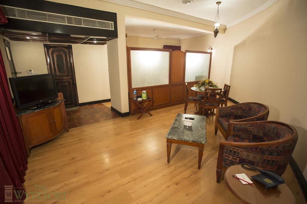 The Wyte Fort Hotell Kochi Exteriör bild