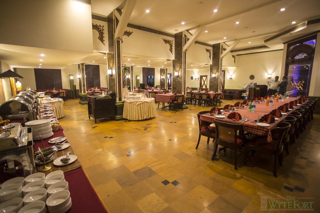 The Wyte Fort Hotell Kochi Exteriör bild
